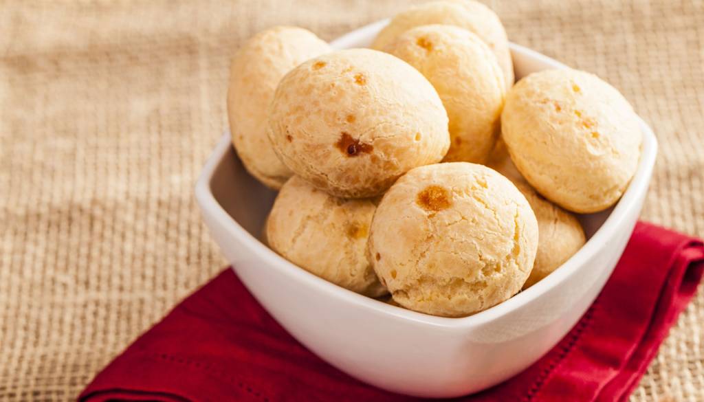 5 receitas de pão de queijo saudáveis e fáceis de fazer