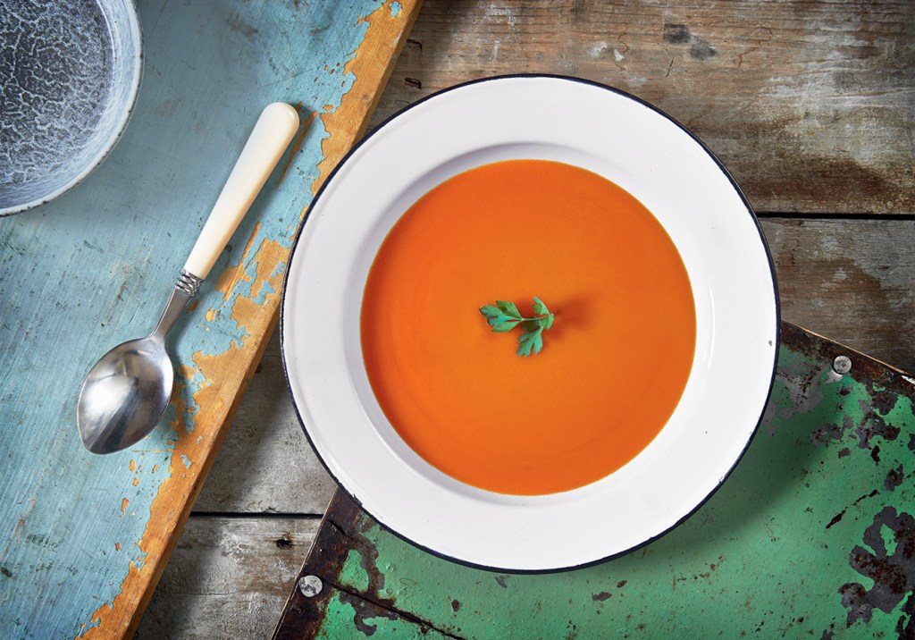 Leves e quentinhas: 16 sopas para você experimentar!
