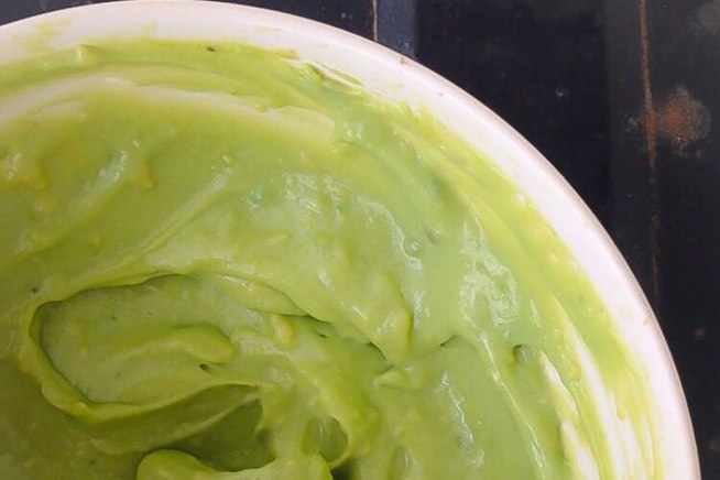 creme-de-abacate 13 receitas proteicas para o café da manhã que não incluem ovo