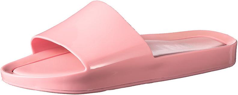 Chinelo Slides: os chinelos estilosos que você vai querer usar no verão
