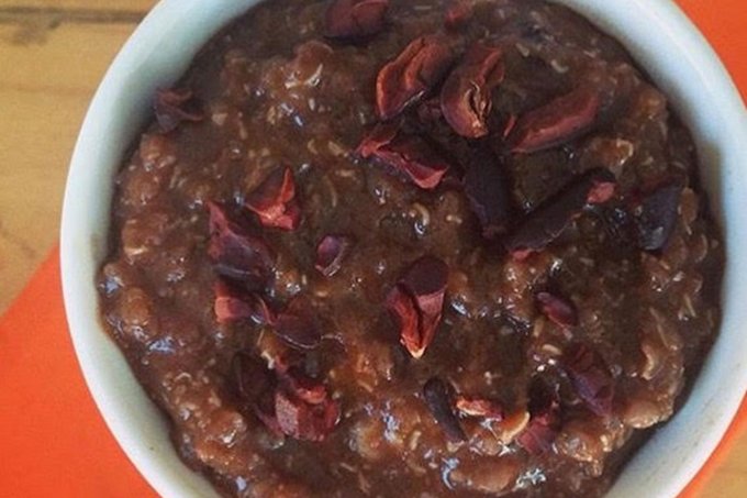mingau-proteico-de-cacau 13 receitas proteicas para o café da manhã que não incluem ovo