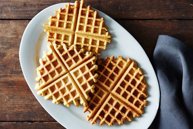 waffle-grao-de-bico-proteina_01 13 receitas proteicas para o café da manhã que não incluem ovo