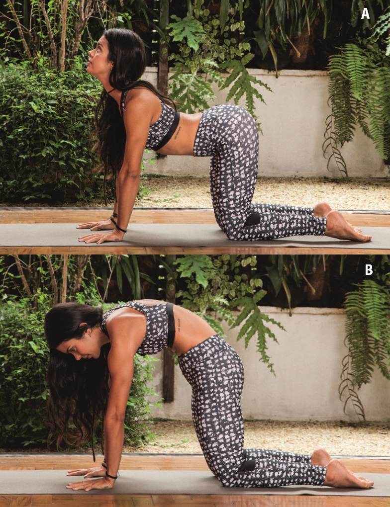 Milla Monteiro praticando ioga