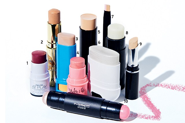9 produtos de beleza em bastão: práticos, econômicos e eficientes