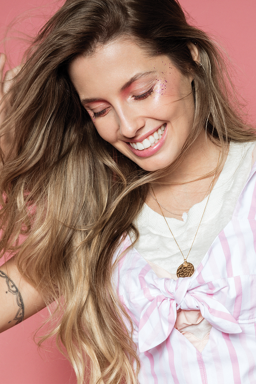Aprenda a colocar o pink millennial no make com 4 influenciadoras
