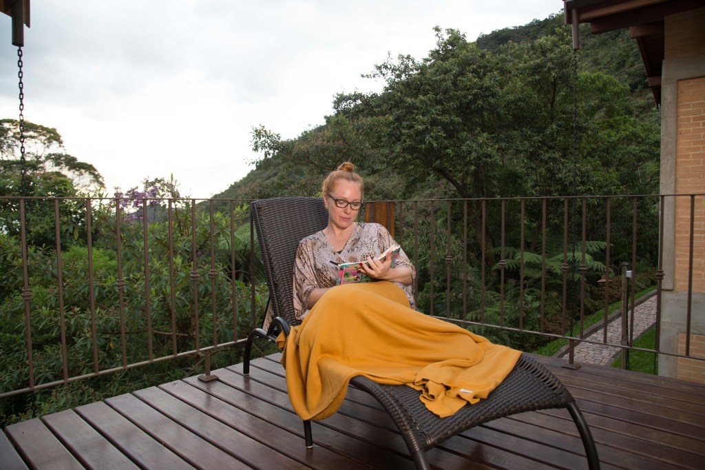 Cacá Filippini fala sobre os benefícios de ler um livro em coluna #Excapes Escapes: 12 razões para começar a ler um livro hoje mesmo