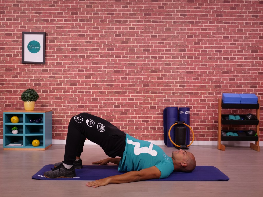 ponte – posição final Pra ficar bem hoje: treino simples para acabar com a dor na lombar