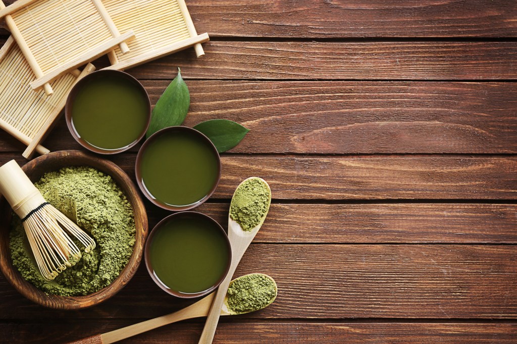 bamboo-bamboo-whisk-board-bowls-461428 6 terapias alternativas que prometem melhorar a energia