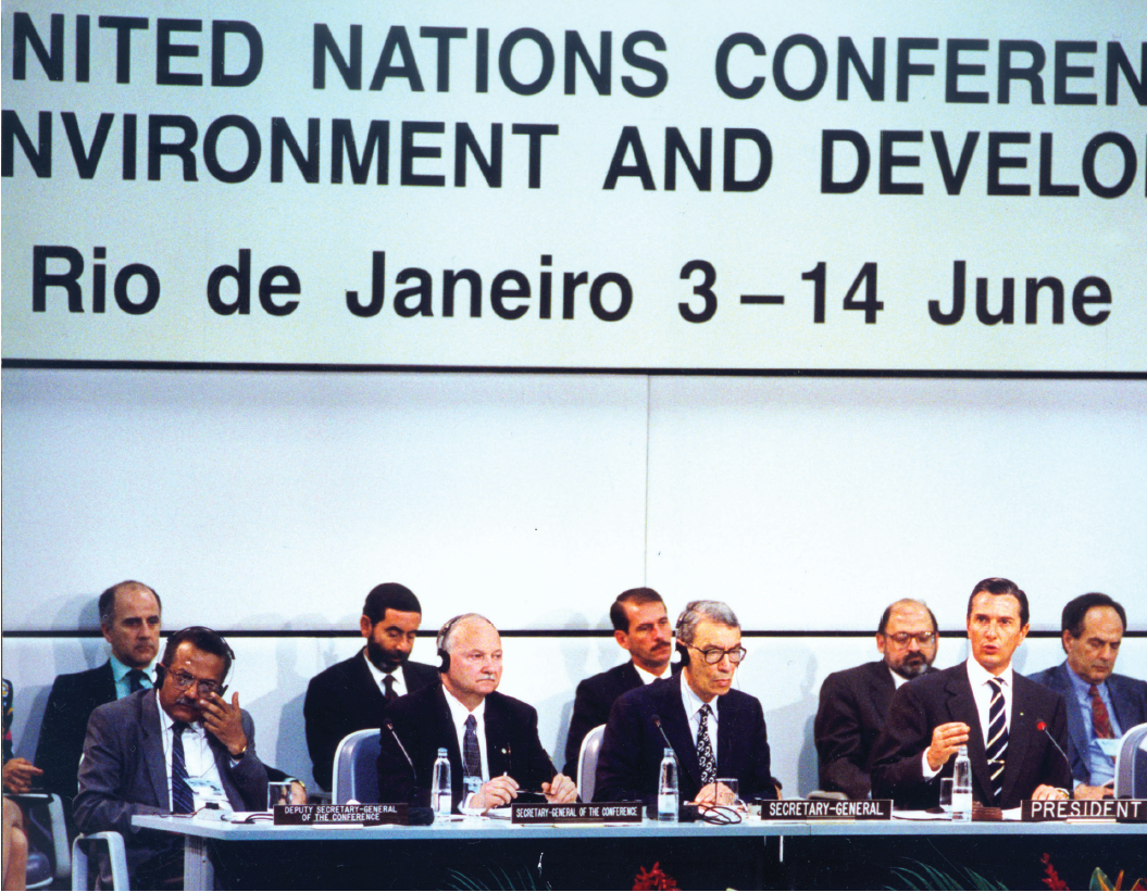 Marco Ecológico a Eco 92, realizada no rio de Janeiro, em 1992, reuniu autoridades de todo o mundo para debater a mudança climática e a preservação ambiental