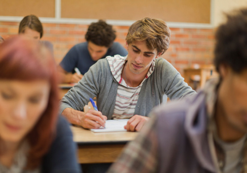 C&aacute;sper L&iacute;bero divulga data do vestibular 2015