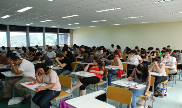 fuvest-2012-1.jpg Fuvest 2017: Índice de abstenção cai em relação ao ano passado