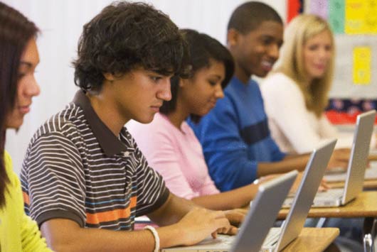 Governo criar&aacute; programa para estudantes aprenderem franc&ecirc;s e espanhol