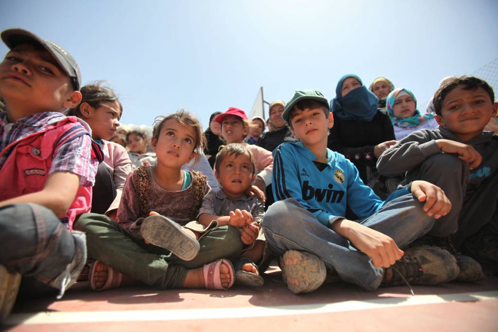 Crianças sírias em campo de refugiados na Jordânia
