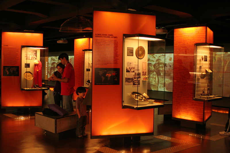 Visão do interior do Museu da Língua Portuguesa, em São Paulo (foto: Wikimedia Commons)