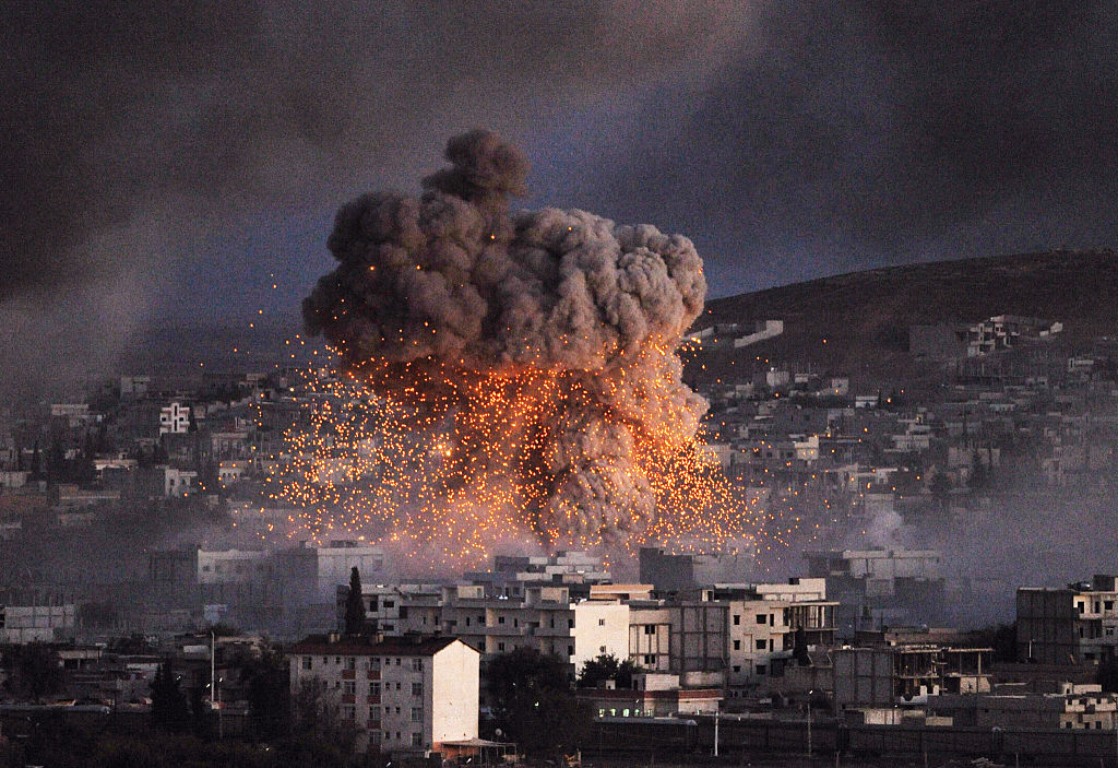 Explosão na cidade de Kobani, na Síria, onde milícias curdas e o Estado Islâmico estão em conflito (foto: Gokhan Sahin/Getty Images)