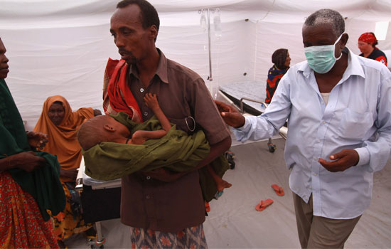 pai-crianca-somali-refugiados