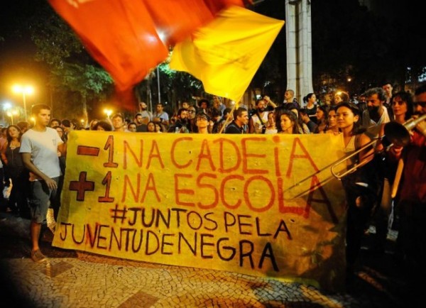 Manifestação na região do Largo do Machado, na zona sul da capital fluminense, contra as ações da Polícia Militar nas favelas do Rio (Fotos Públicas)
