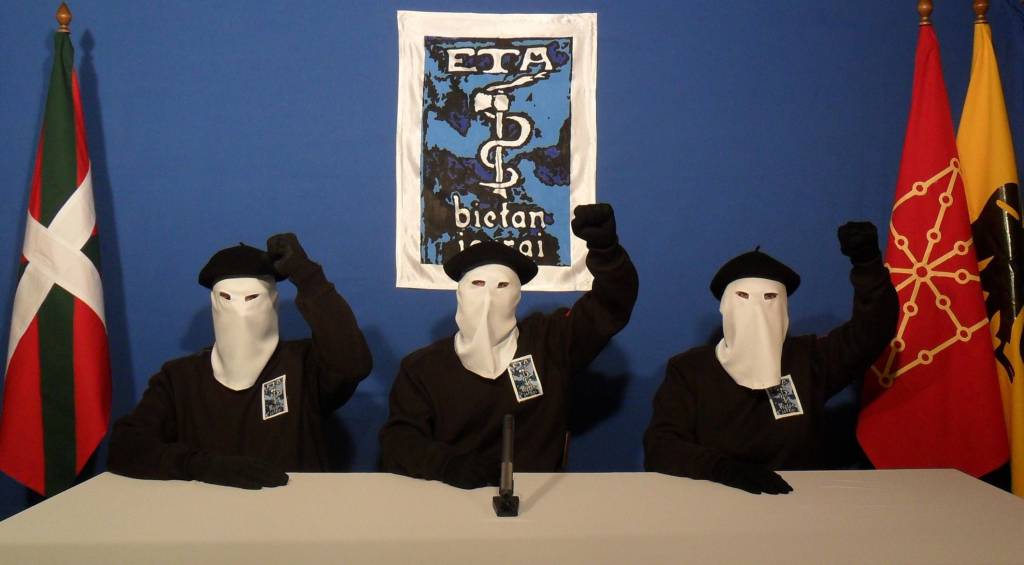 ETA anuncia fim do conflito armado pela independência do País Basco
