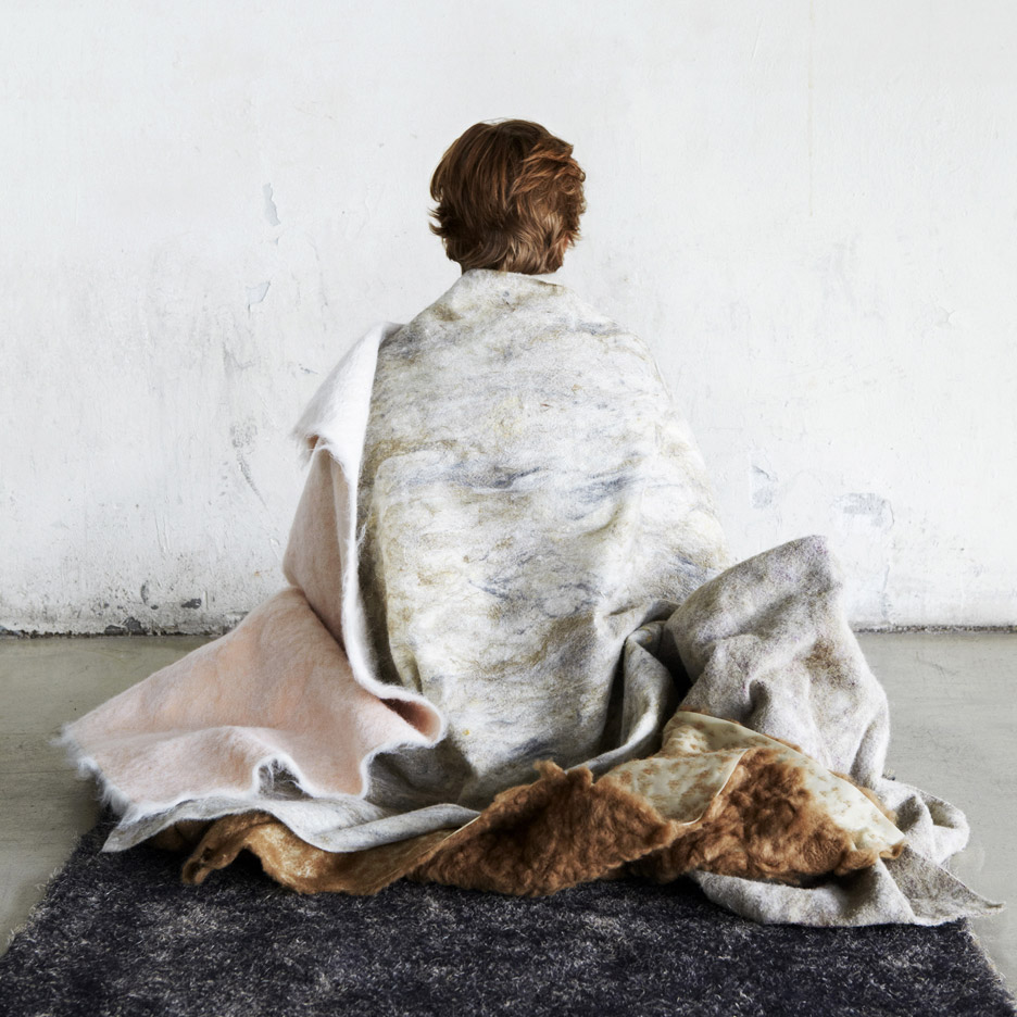 sanne-muiser-fake-fur-project-textiles-femke-rijerman-design-academy-eindhoven-touch-base-milan-design-week-2016_dezeen_936_12