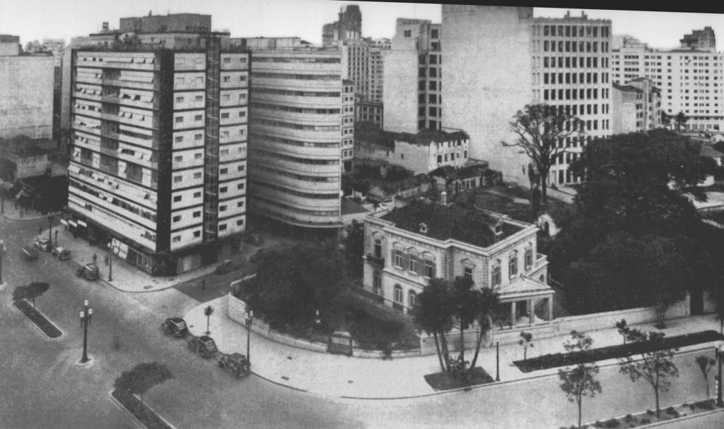 Edifício Esther, de Álvaro Vital Brazil e Adhemar Marinho, o primeiro prédio modernista de São Paulo