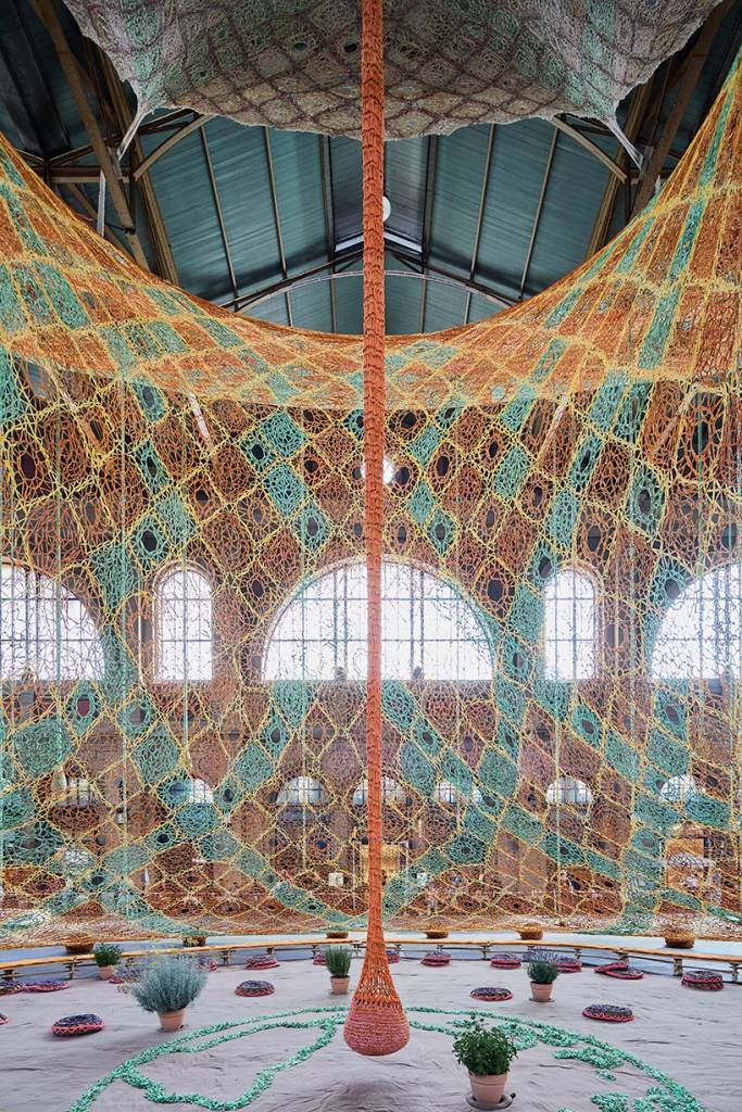 ernesto-neto-gaiamothertree-fondation-beyeler-zurich-designboom-003