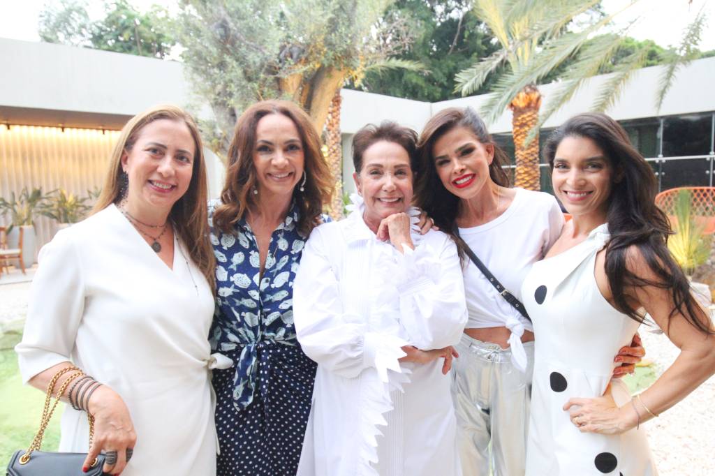Carla Amorim, Paula Santana, Cleuza Ferreira, Vivianne Piquet e Juana Ferreira