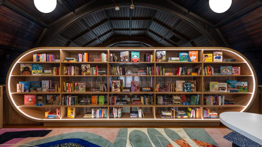 childrens-library-mkca-interiors-new-york-city-usa_dezeen_2364_hero-852×479