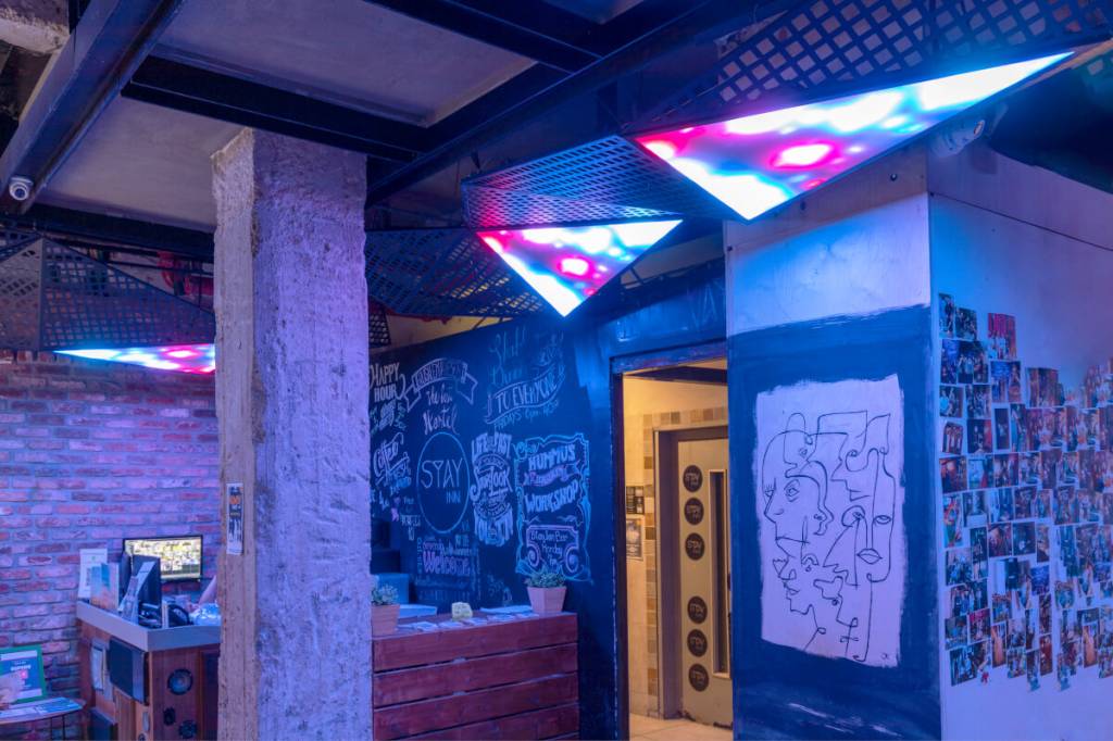 Hostell-Inn-Bar-Smart-Lamp EY5A5185-2267